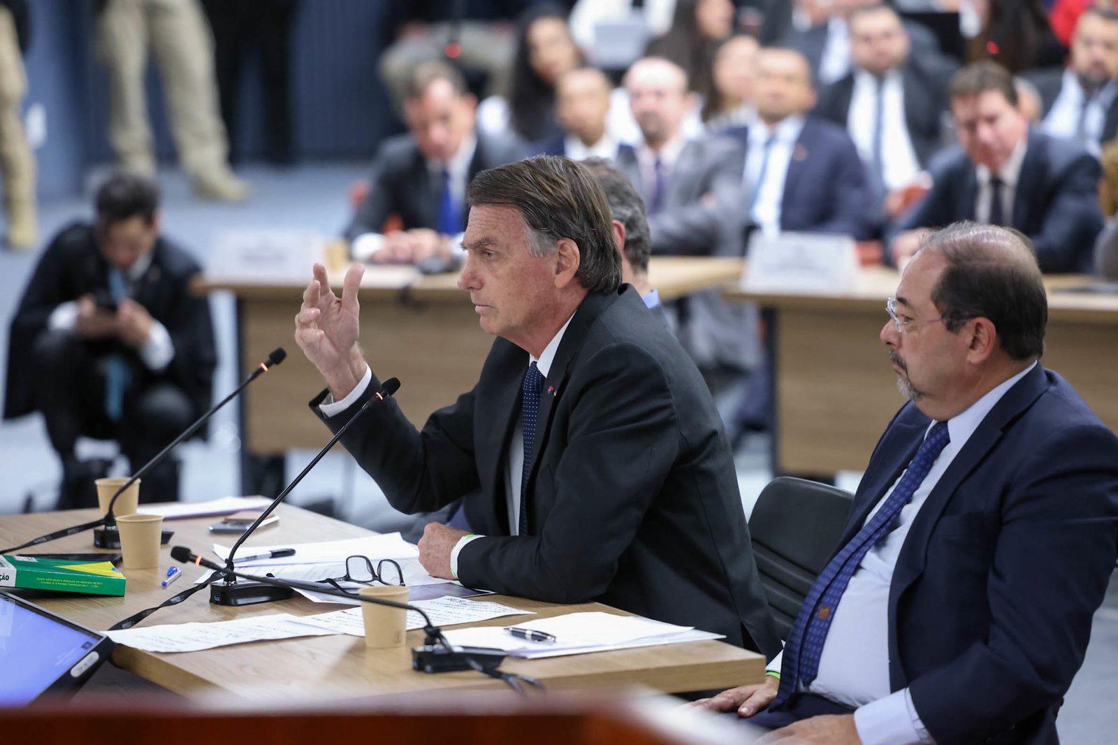 STF MANTÉM MEDIDAS CAUTELARES CONTRA JAIR BOLSONARO