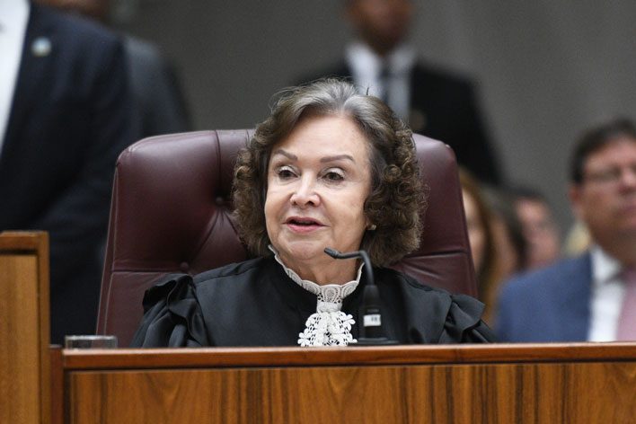 STJ: TRIBUNAL NÃO PODE ALTERAR VALOR DA CAUSA AO REEXAMINAR RECURSO EM JUÍZO DE RETRATAÇÃO