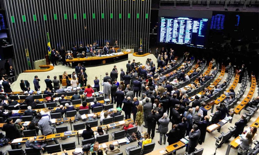 STF AFASTA RESPONSABILIDADE DO ESTADO POR FALAS DE PARLAMENTARES PROTEGIDAS POR IMUNIDADE