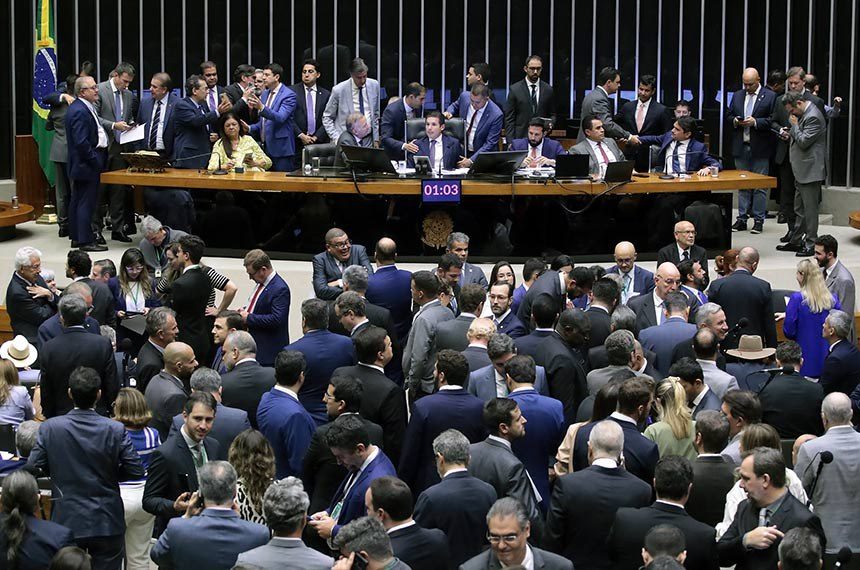SUPREMO TRIBUNAL FEDERAL MANTÉM NÚMERO DE DEPUTADOS FEDERAIS PARA 2026