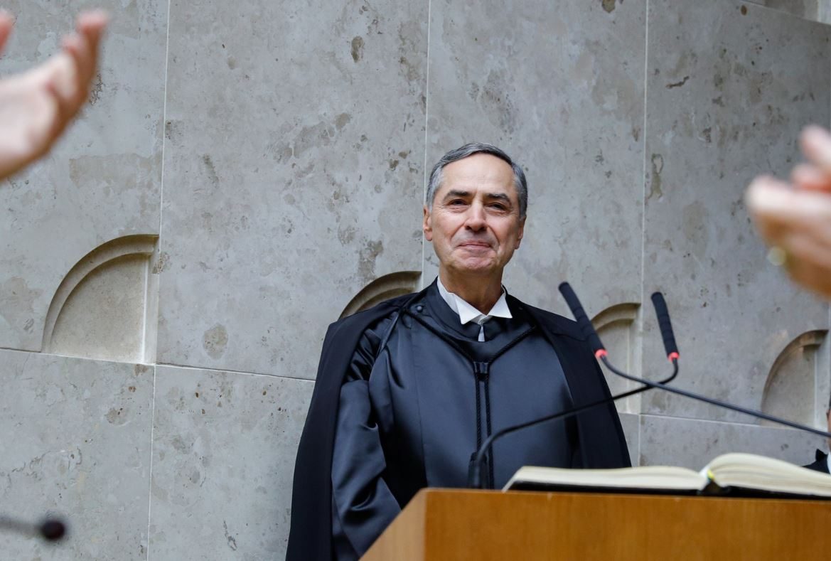 EM DESPEDIDA DO STF, BARROSO VOTA PELA DESCRIMINALIZAÇÃO DO ABORTO ATÉ 12 SEMANAS DE GESTAÇÃO