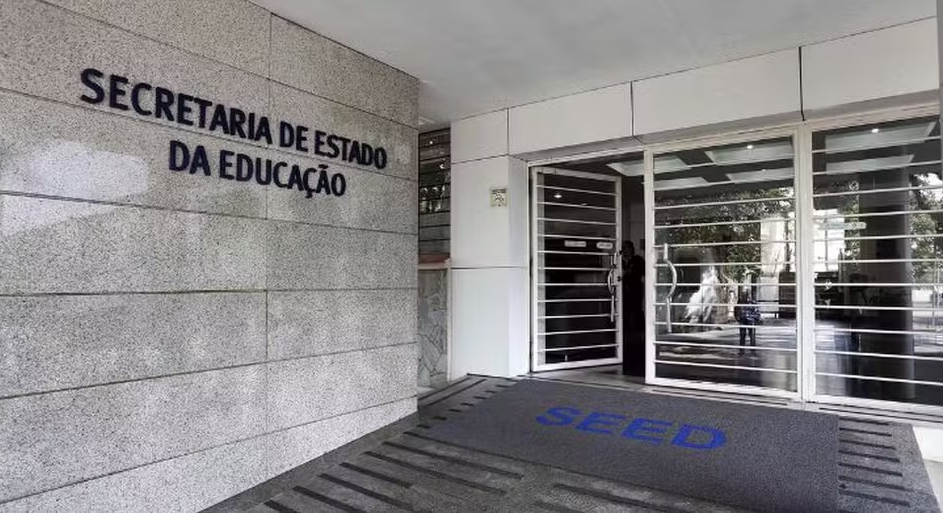 JUSTIÇA DO PARANÁ ANULA QUESTÃO DE PROVA DISCURSIVA E ASSEGURA PONTUAÇÃO A CANDIDATA EM CONCURSO DA SECRETARIA DE EDUCAÇÃO DO ESTADO