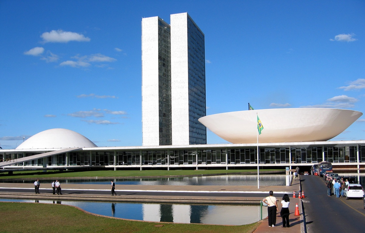 APENAS METADE DOS ESTADOS POSSUI LEIS DE AVALIAÇÃO DE DESEMPENHO DE SERVIDORES