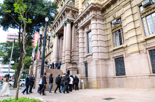TJSP RECONHECE USUCAPIÃO AUTÔNOMA PARA DOIS CASAIS EM IMÓVEL COMPARTILHADO
