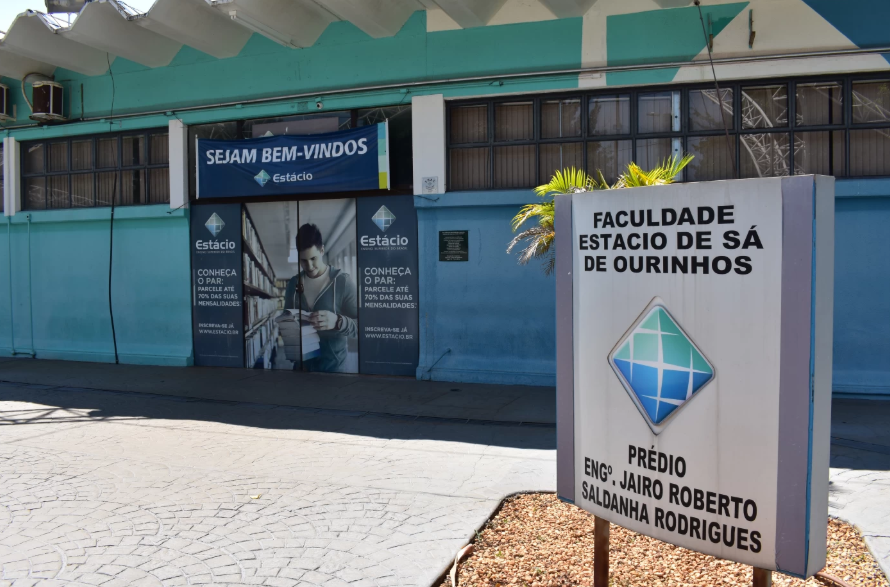 APROVADO EM CONCURSO PARA ENFERMEIRO CONSEGUE ANTECIPAÇÃO DE COLAÇÃO DE GRAU NA JUSTIÇA