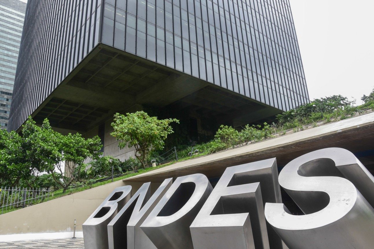 JUSTIÇA FEDERAL GARANTE CANDIDATO NAS COTAS RACIAIS NO CONCURSO DO BNDES