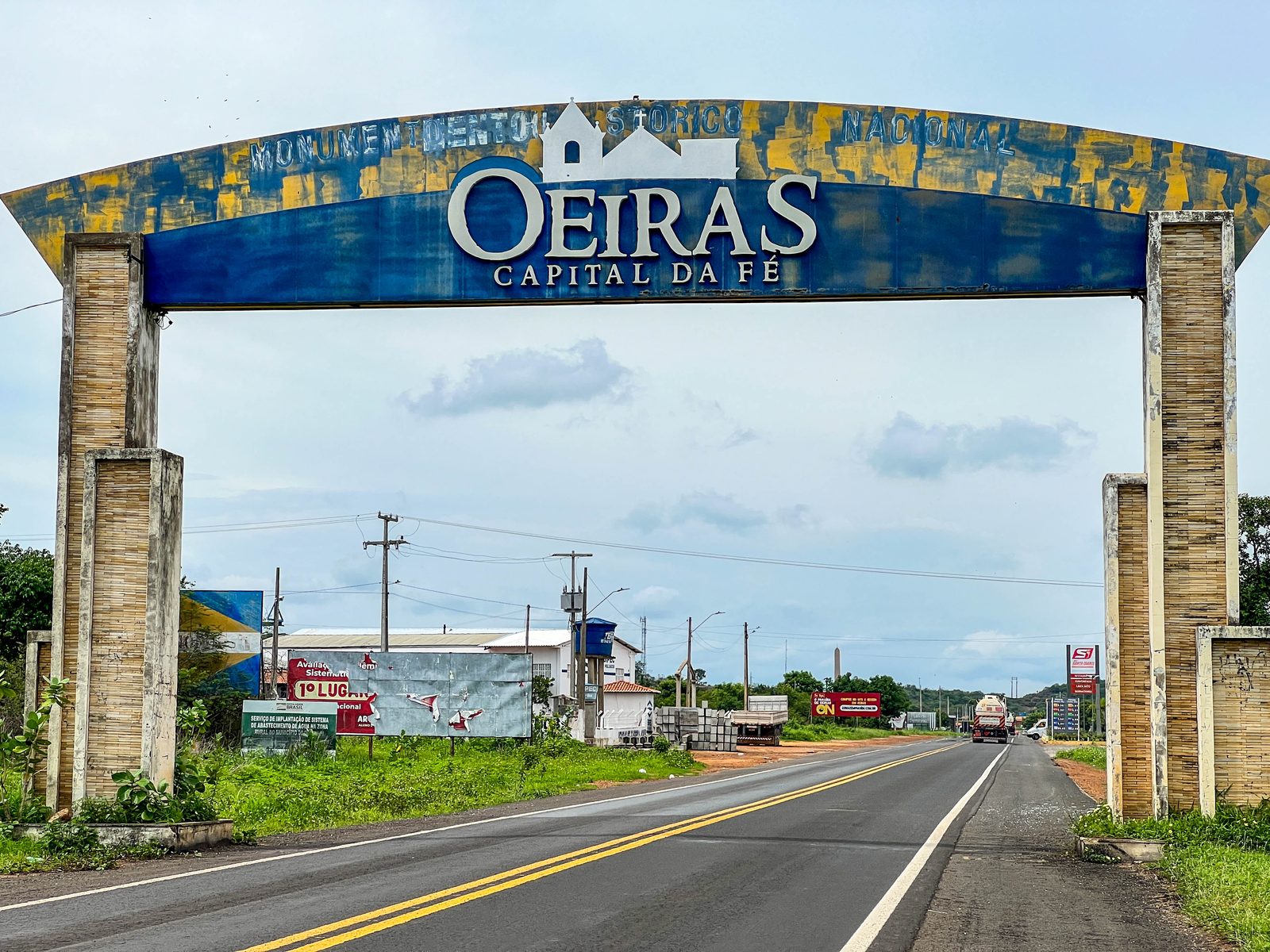 CANDIDATO APROVADO FORA DAS VAGAS TEM DIREITO À NOMEAÇÃO APÓS DESISTÊNCIAS E CONTRATAÇÕES PRECÁRIAS, DECIDE JUSTIÇA DO PIAUÍ