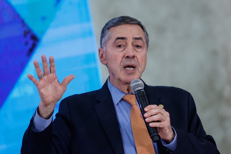 Barroso diz que STF "acaba sempre desagradando alguém" e defende uso de inteligência artificial no Judiciário