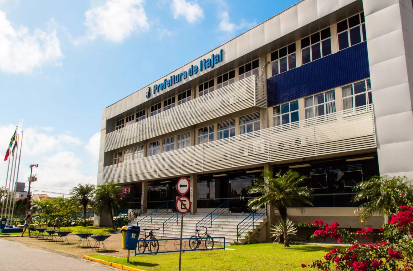 Justiça reconhece ofensa racial no trabalho e condena município a indenizar servidora em Santa Catarina