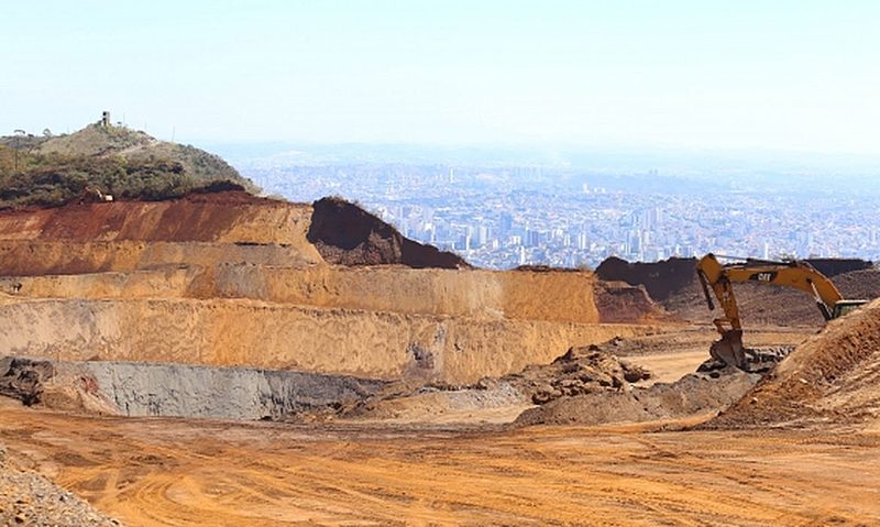 Justiça Federal determina obrigatoriedade de vistoria do Ibama para concessão de licenciamentos para mineradoras na Serra do Curral (MG)
