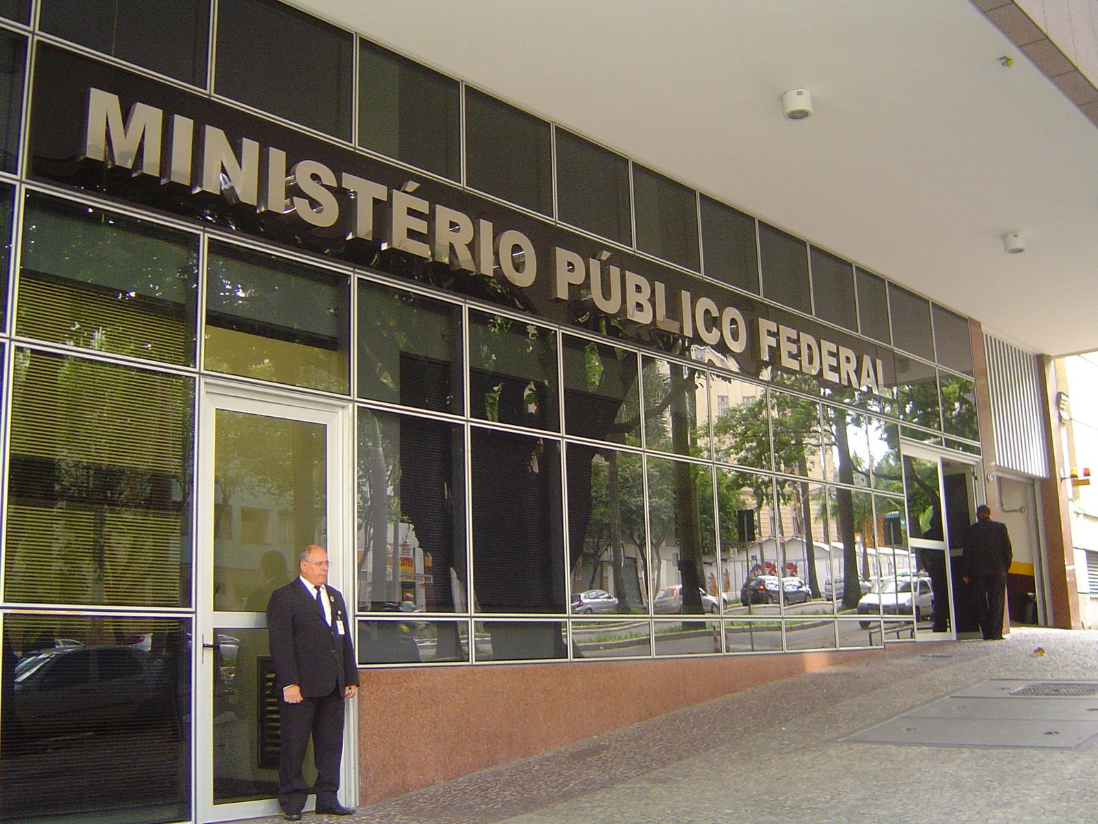 Justiça Federal suspende pagamento de honorários advocatícios com verbas da educação em Minas Gerais