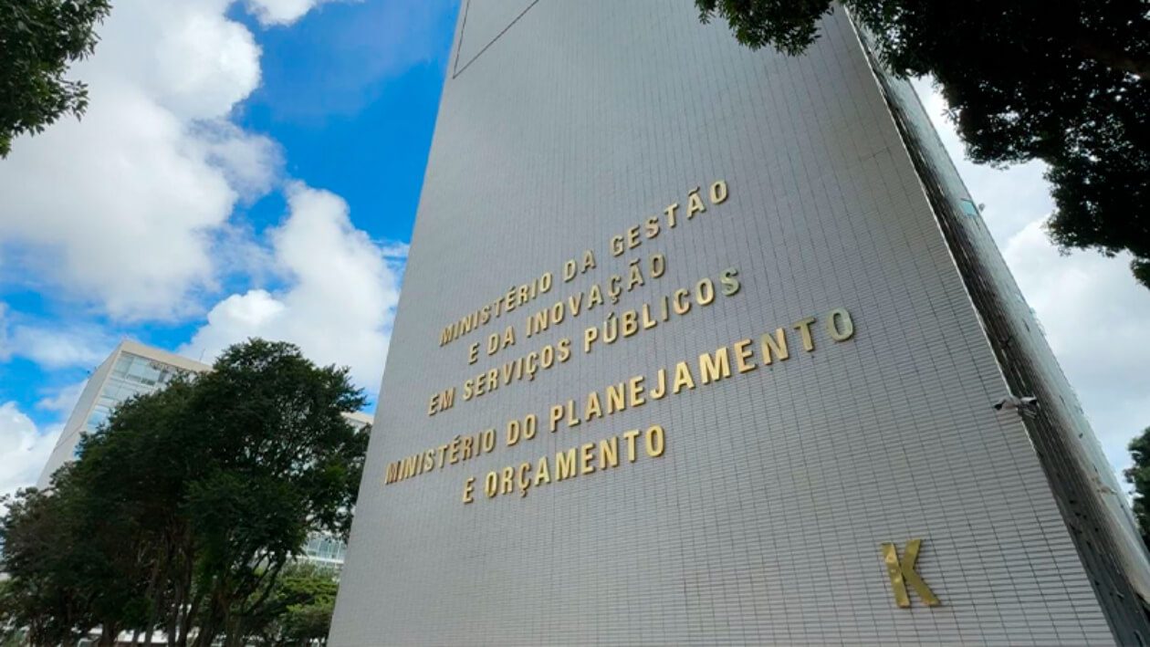 Disputa entre sindicatos e associações adia votação de projeto sobre negociação coletiva no serviço público