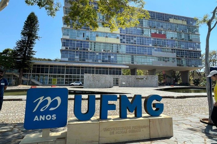 UFMG terá que matricular candidata barrada em banca racial após determinação da Justiça Federal
