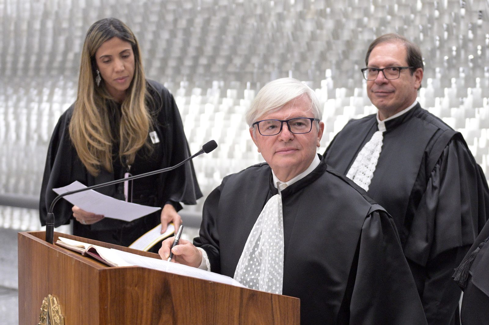 Herman Benjamin parabeniza os sucessores e se despede da presidência do Superior Tribunal de Justiça