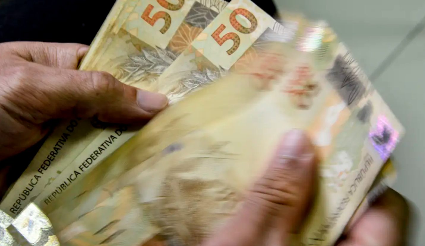 STJ decide que prazo para servidor reivindicar direito só começa após negativa expressa da administração