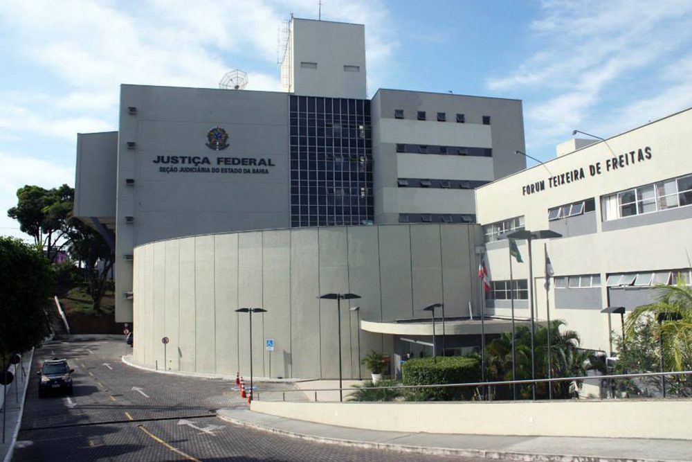 Justiça Federal determina que UFBA reabra pedido de remoção de professora por motivo de saúde