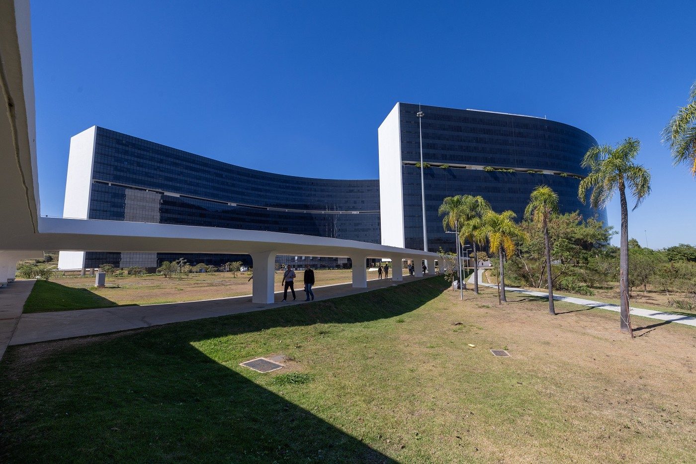 Justiça reconhece preterição e determina nomeação de candidata aprovada fora do número de vagas em concurso da SEE-MG